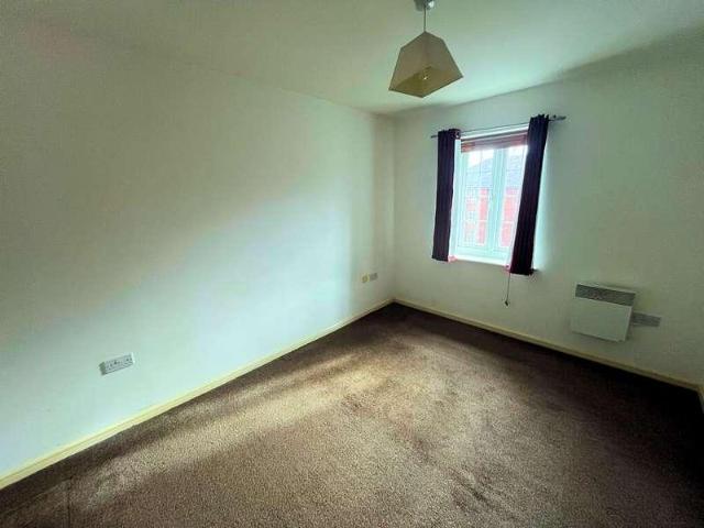 Flat for sale in Prestolee, Lee Bank