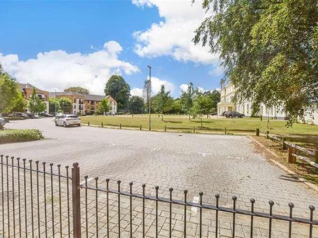 Flat for sale in Leybourne, Bourne Vale