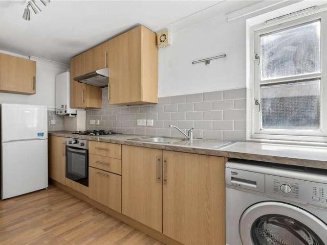 Flat for sale in Stoke Newington, Greater London