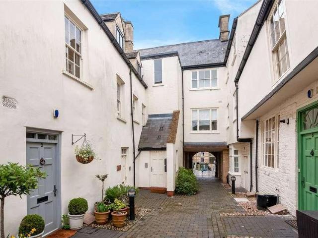 Flat for sale in Chipping Norton, West Oxfordshire