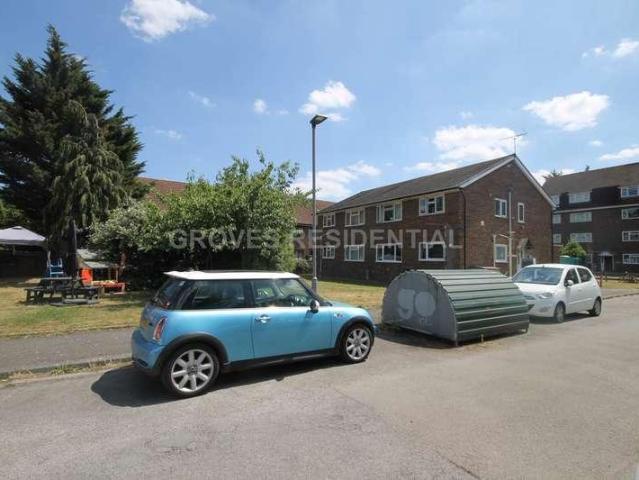Flat for sale in New Malden, New Malden