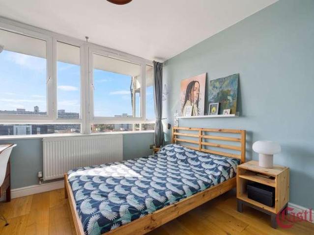 Flat for sale in Homerton, Greater London