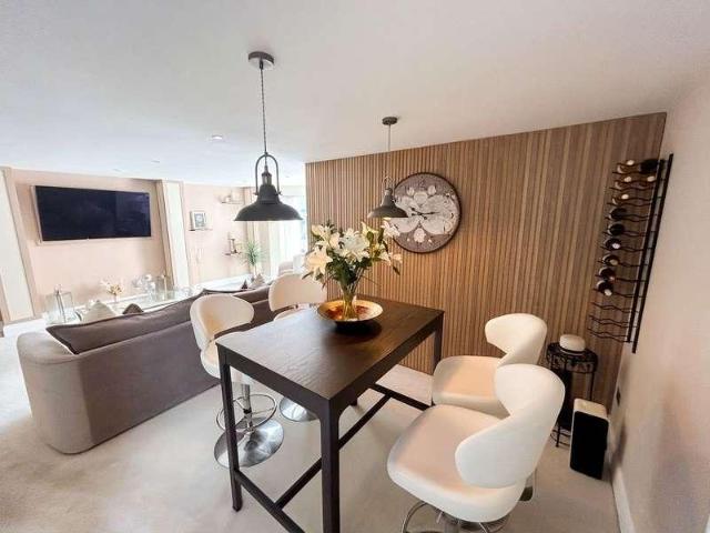 Flat for sale in Milford-on-Sea, Ashurst Bridge