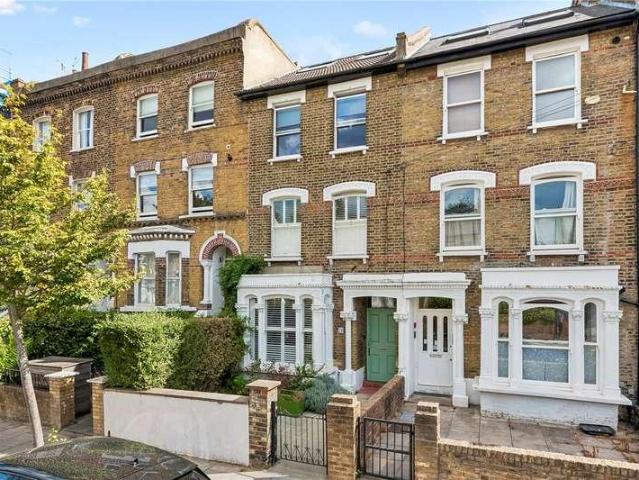 Flat for sale in London Borough of Islington, Greater London