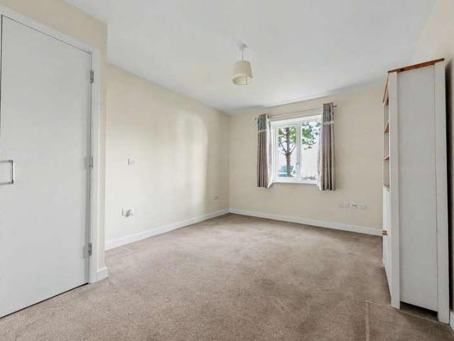 Flat for sale in Oakmount, Eastleigh
