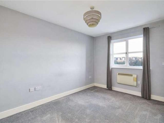 Flat for sale in Cambridge Estate, Otley