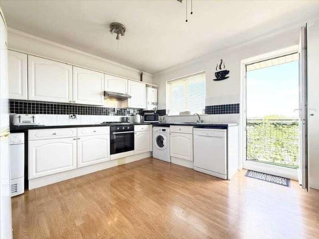 Flat for sale in Alton Barnes, Essex