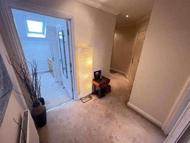 Flat for sale in Heswall, Liverpool City Region