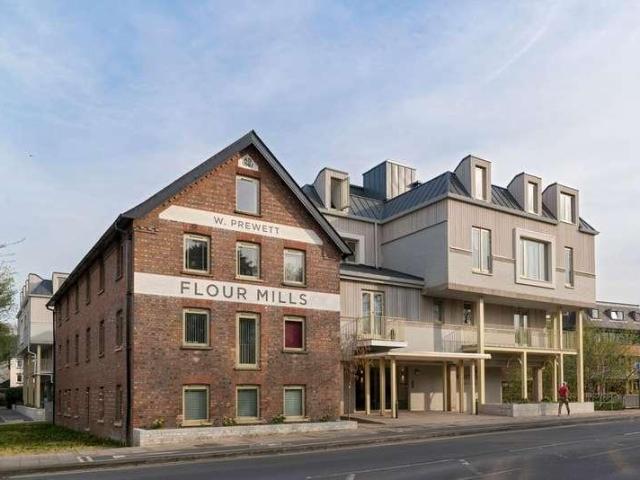 Flat for sale in New Town, Horsham