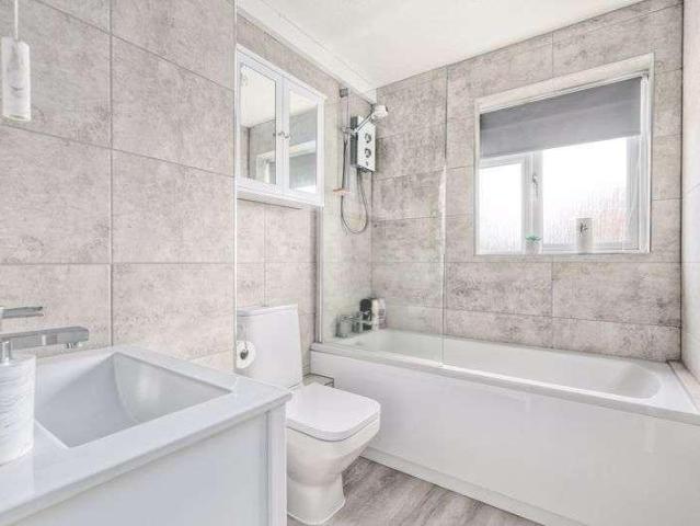 Flat for sale in Swallowfields, Blackhills