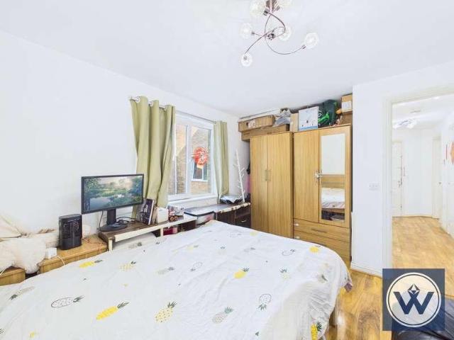 Flat for sale in Georgia, Greater Manchester