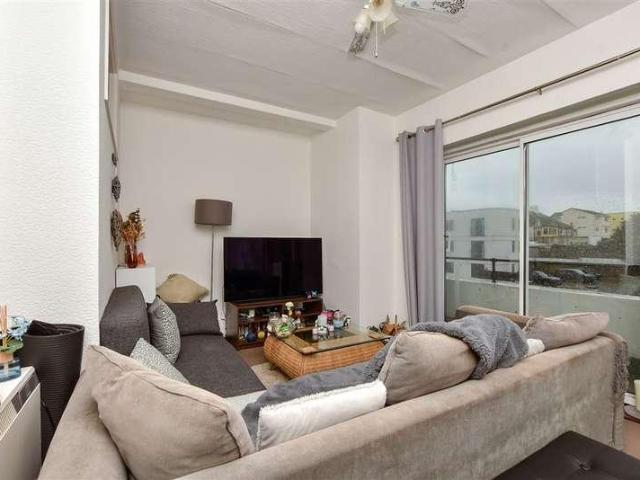 Flat for sale in Palm Bay, Acol