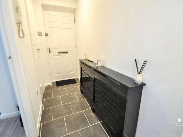 Flat for sale in Essex
