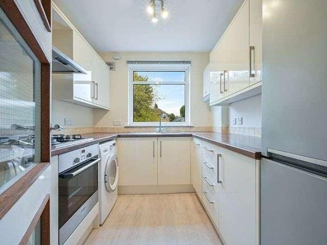 Flat for sale in Royal Borough of Kingston upon Thames, Greater London