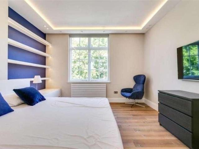 Flat for sale in Chelsea, Greater London