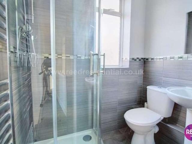 Flat for sale in Southend City Centre Neighbourhood, Southend-on-Sea