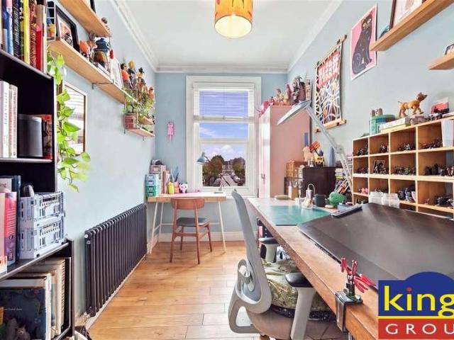 Flat for sale in London Borough of Waltham Forest, Greater London