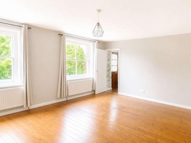 Flat for sale in Forthampton, Worcestershire