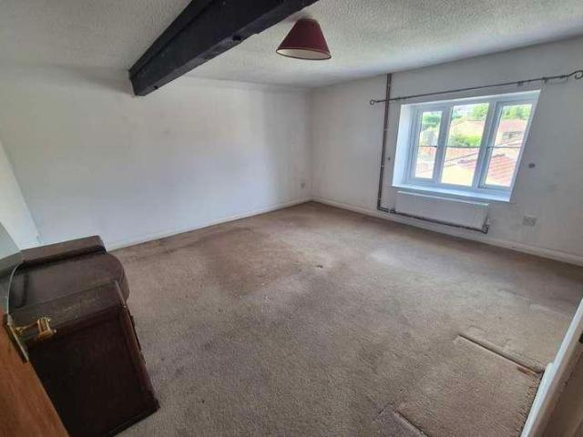 Flat for sale in Broadshard, Somerset
