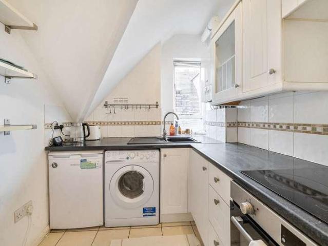 Flat for sale in London Borough of Ealing, Greater London