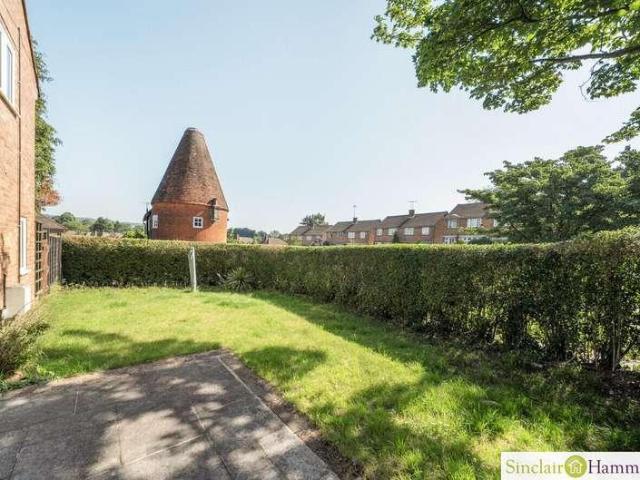 Flat for sale in The Butts, Kent