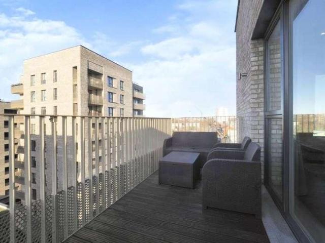 Flat for sale in London Borough of Ealing, Greater London