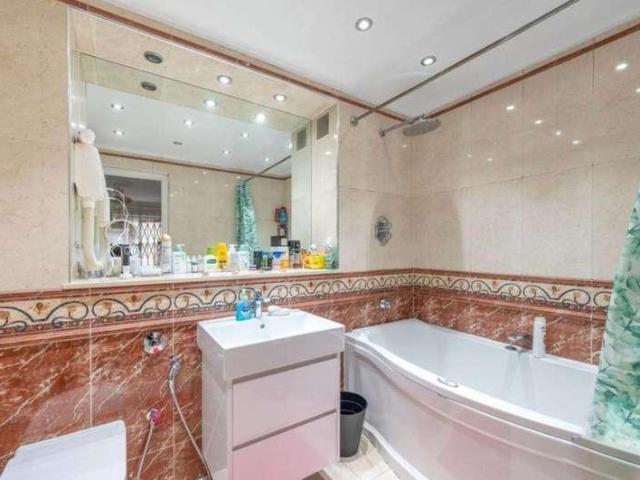 Flat for sale in Bayswater, Greater London