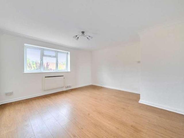 Flat for sale in Chesham
