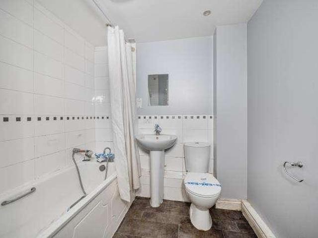 Flat for sale in Reading West, Reading