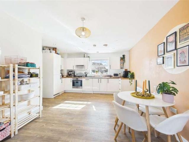 Flat for sale in Ryeish Green, Three Mile Cross