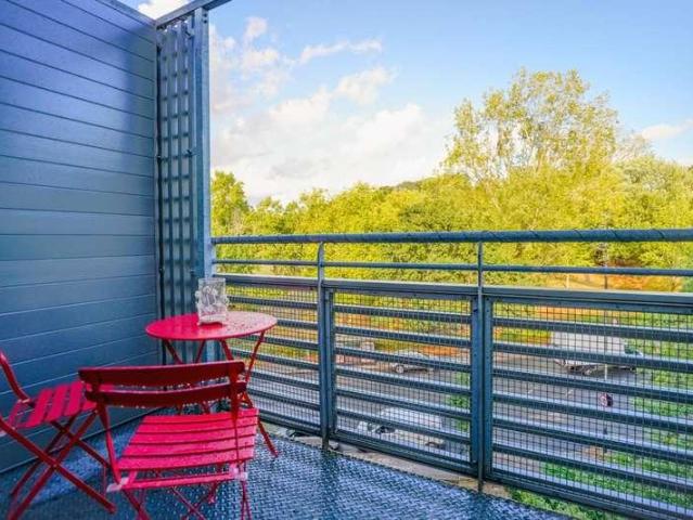 Flat for sale in West Norwood, Greater London