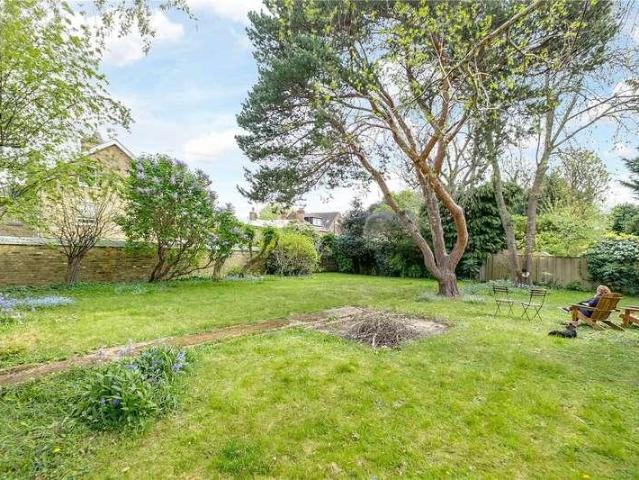 Flat for sale in London Borough of Ealing, Greater London