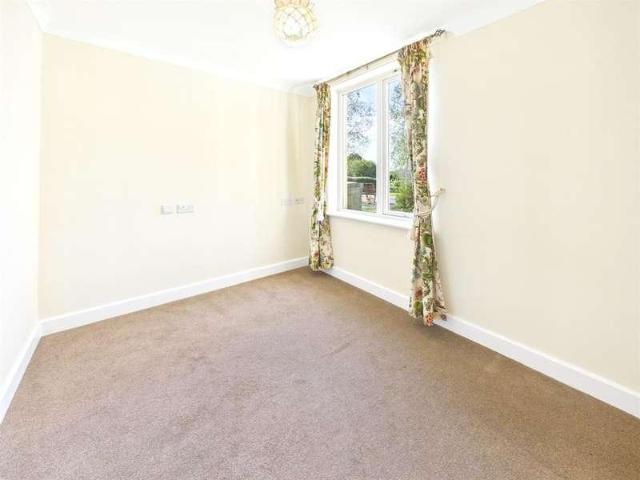 Flat for sale in Milton-under-Wychwood, West Oxfordshire