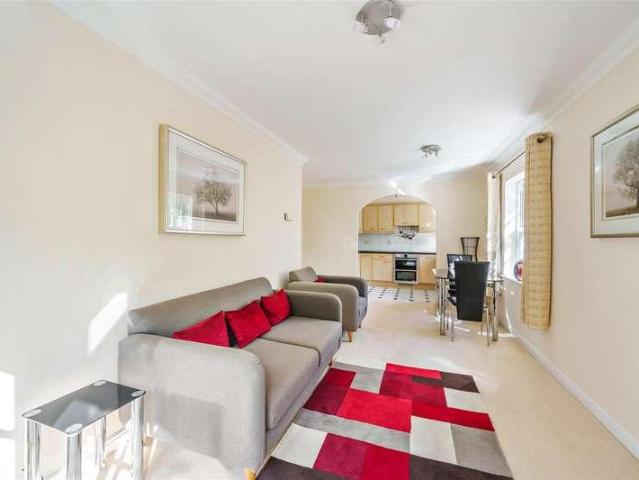 Flat for sale in Wokingham