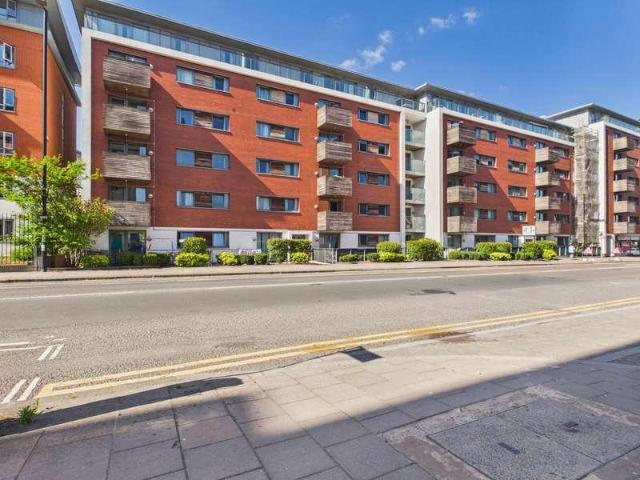Flat for sale in Calthorpe Fields, West Midlands