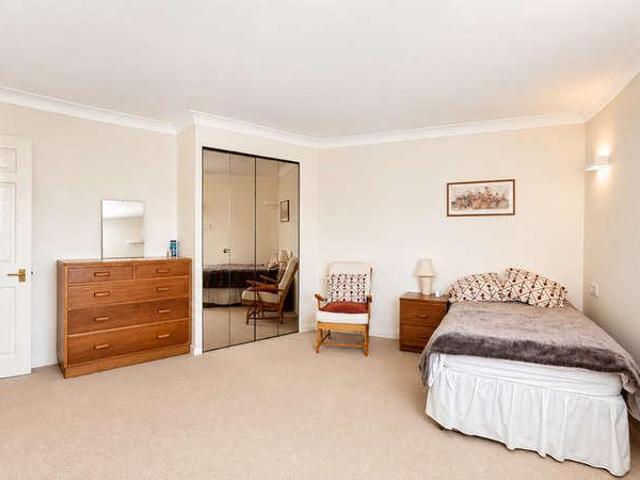 Flat for sale in Petersfield, Bolton Low Houses