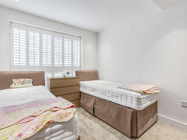Flat for sale in Greater London