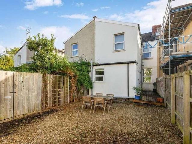 Flat for sale in Fishponds, Bristol