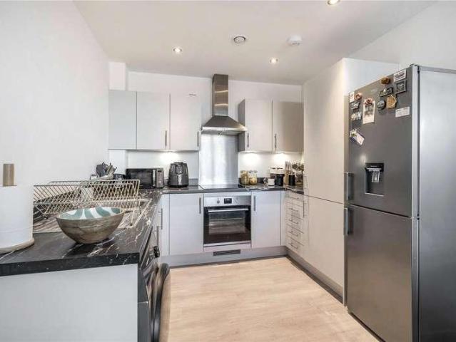 Flat for sale in Hampshire