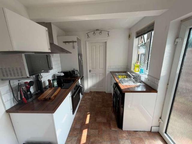 Flat for sale in Woodloes Park, Green Close