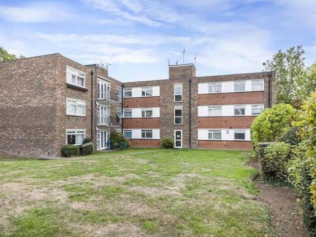 Flat for sale in London Borough of Bromley, Greater London