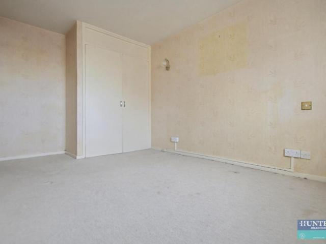 Flat for sale in West Yorkshire
