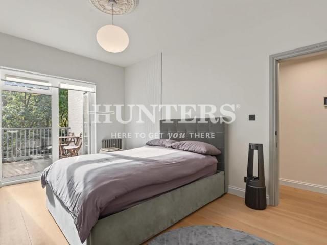 Flat for sale in West Hampstead, Greater London