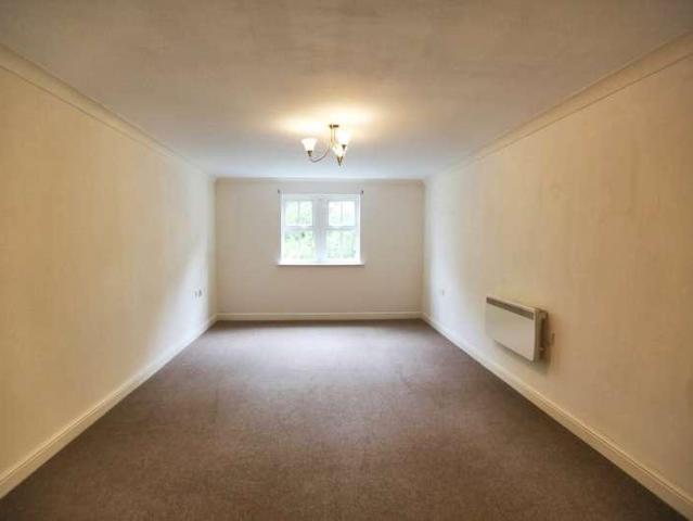 Flat for sale in Poynton