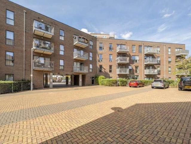 Flat for sale in Ardleigh Green, Greater London
