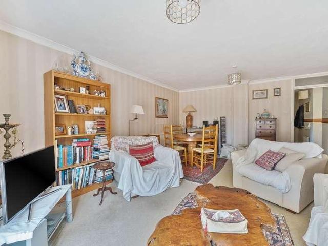 Flat for sale in Blackhills, Surrey