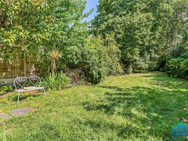 Flat for sale in Mapesbury, Greater London
