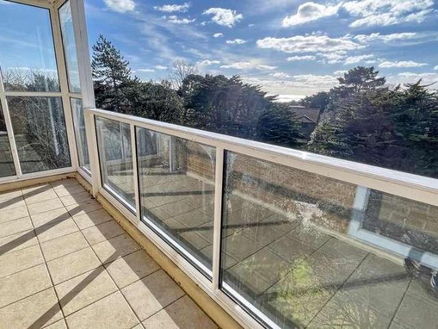 Flat for sale in West Cliff, Bournemouth