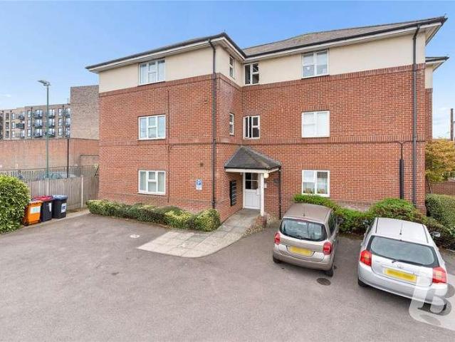 Flat for sale in Wickford, Basildon