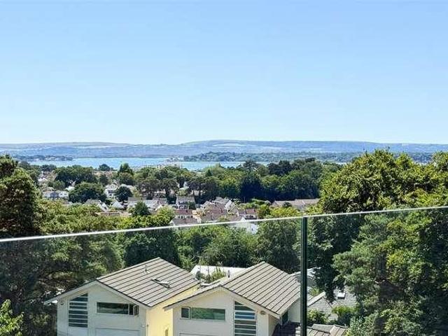 Flat for sale in Poole, Parkstone